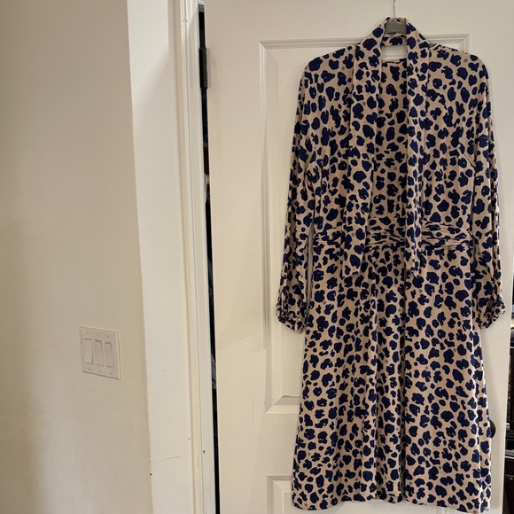 Tory Burch Dresses & Skirts - Tory Burch Blue and Cream Animal Print Dress